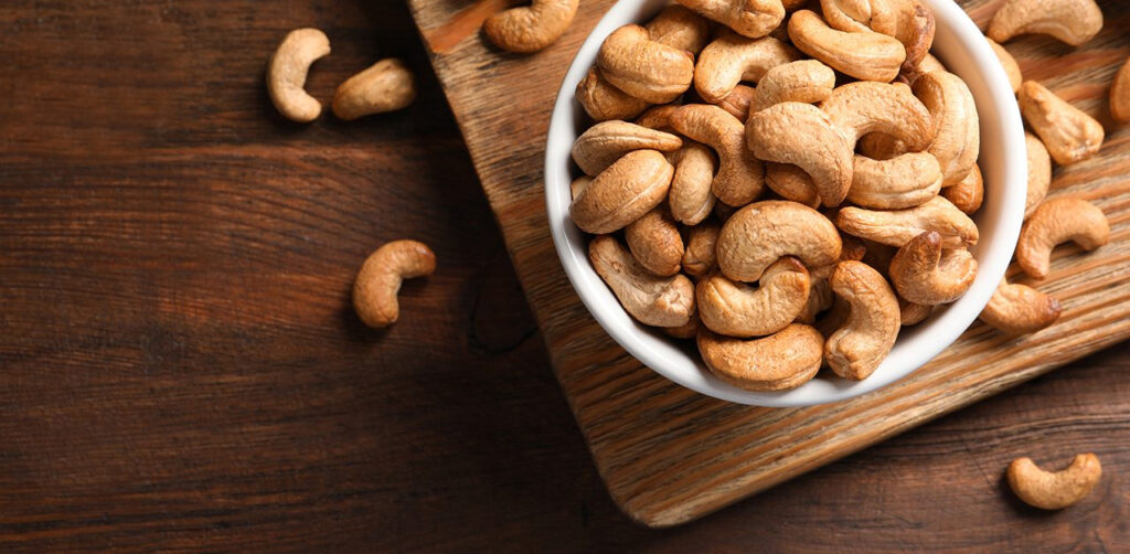 5 Reasons You Should Be Eating More Cashews